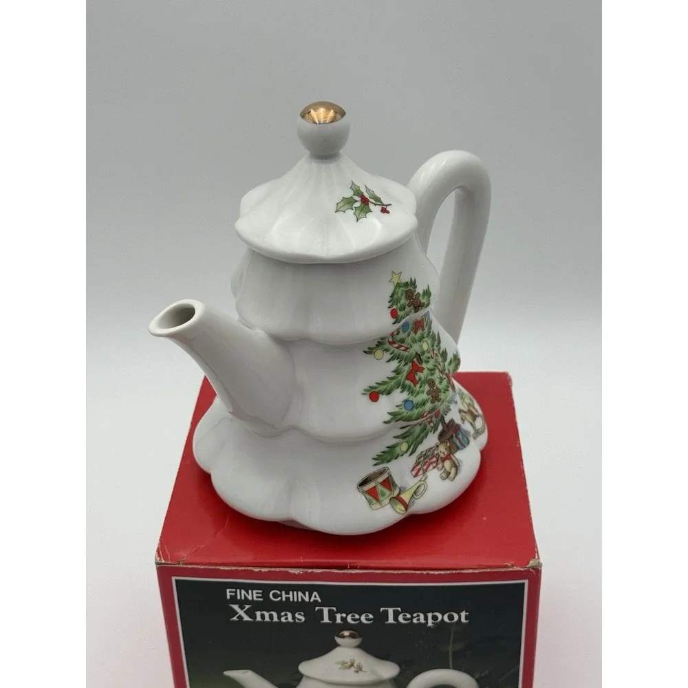 Vintage Christmas Tree Teapot Fine China Holiday Hostess Made In Japan 1980's‎